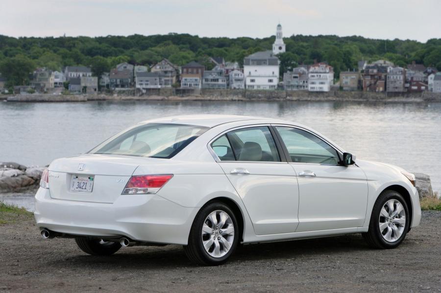  Honda Accord 2008 года  (US) (фото 37 из 47)